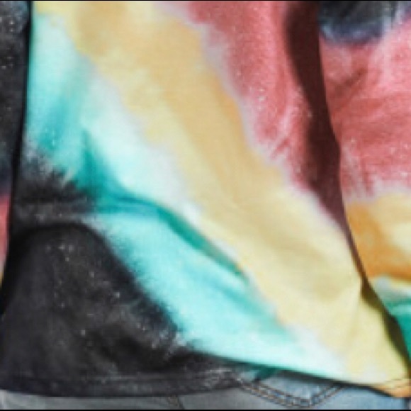 ⭐️HPx2🌈 1 Small LEFT:Red Ombré Tie-Dye Sweatshirt - Picture 7 of 10